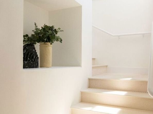 1063 Stradella Road, Los Angeles CA 90077