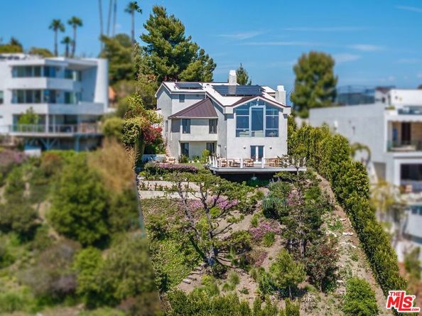 1063 Stradella Road, Los Angeles CA 90077