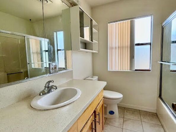 4746 Oakwood Avenue 1, Los Angeles CA 90004