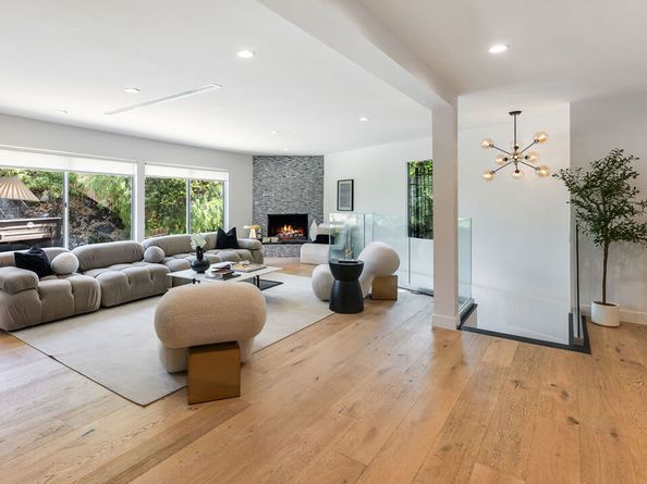 7242 Woodrow Wilson Drive, Los Angeles CA 90068