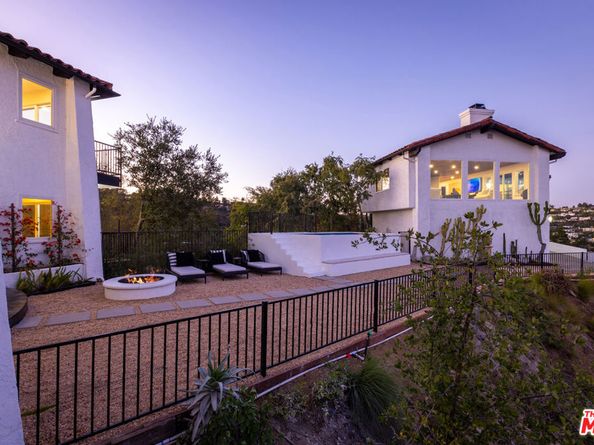 8300 Grand View Drive, Los Angeles CA 90046