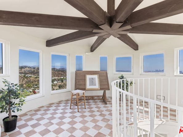8300 Grand View Drive, Los Angeles CA 90046