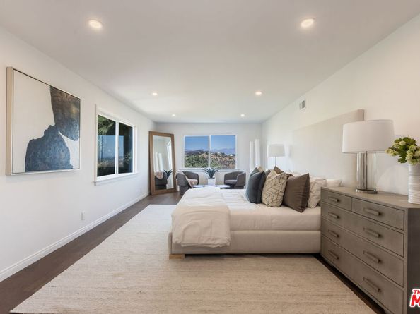 8300 Grand View Drive, Los Angeles CA 90046