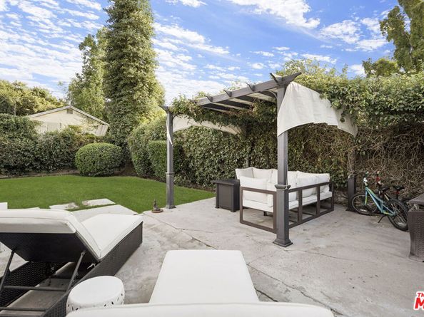 11708 Huston Street, Valley Village CA 91607