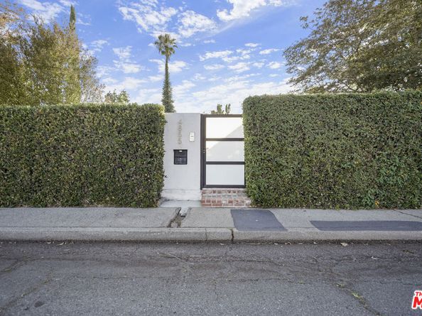 11708 Huston Street, Valley Village CA 91607