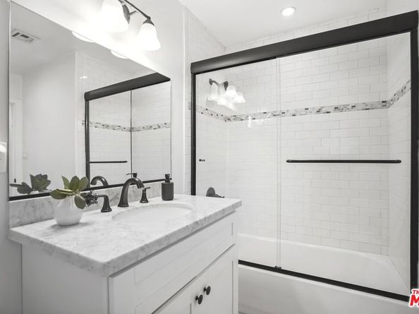 11708 Huston Street, Valley Village CA 91607