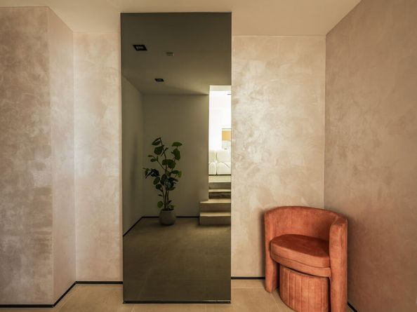 3920 Knobhill Drive, Sherman Oaks CA 91423