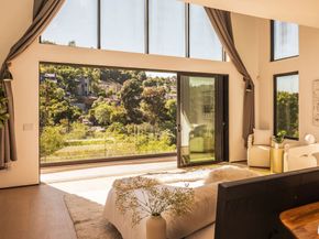 3920 Knobhill Drive, Sherman Oaks CA 91423