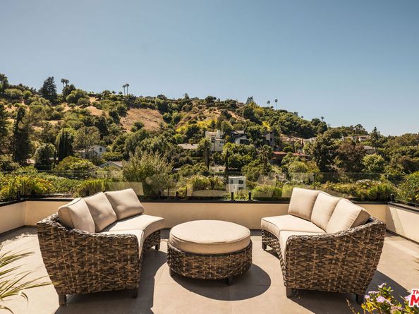 3920 Knobhill Drive, Sherman Oaks CA 91423