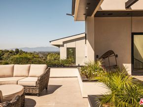 3920 Knobhill Drive, Sherman Oaks CA 91423