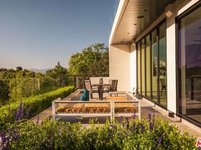 3920 Knobhill Drive, Sherman Oaks CA 91423