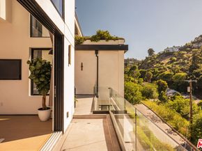 3920 Knobhill Drive, Sherman Oaks CA 91423