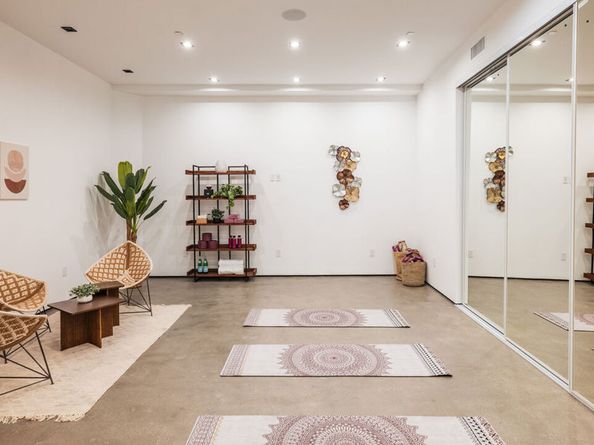 3920 Knobhill Drive, Sherman Oaks CA 91423