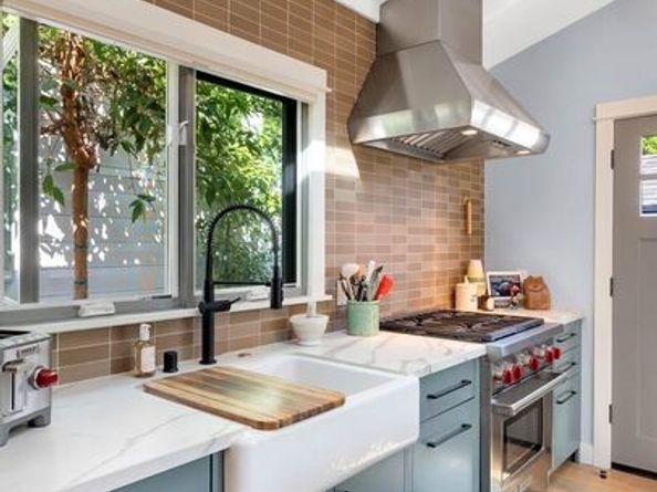 9009 Lloyd Place, West Hollywood CA 90069