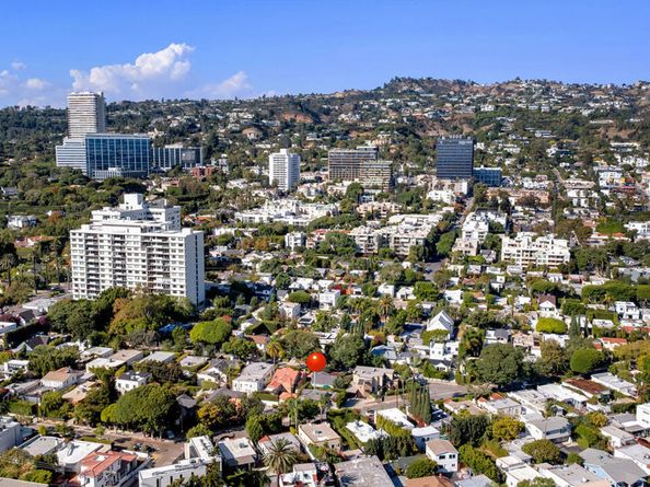 9009 Lloyd Place, West Hollywood CA 90069