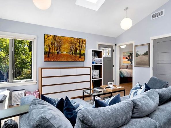 9009 Lloyd Place, West Hollywood CA 90069