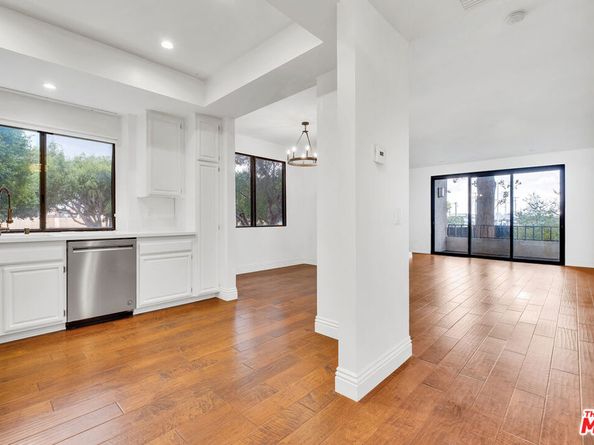 8711 Falmouth Avenue 104, Playa Del Rey CA 90293