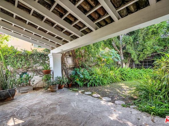 2027 N Edgemont Street, Los Angeles CA 90027