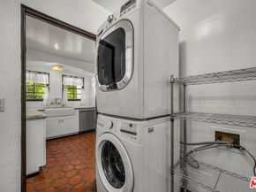 2027 N Edgemont Street, Los Angeles CA 90027