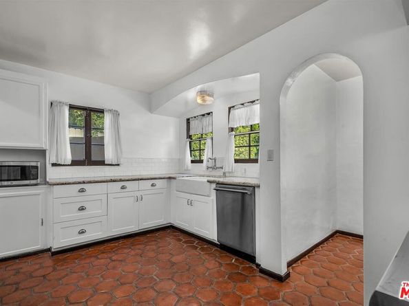 2027 N Edgemont Street, Los Angeles CA 90027