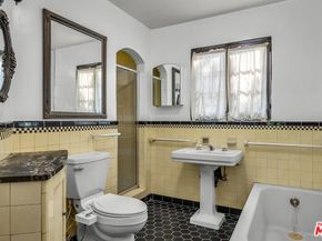 2027 N Edgemont Street, Los Angeles CA 90027