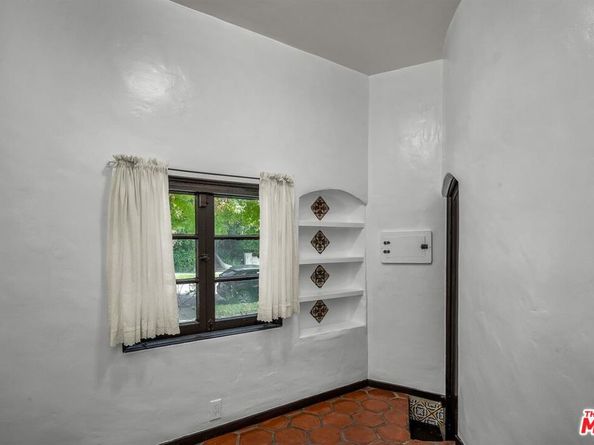 2027 N Edgemont Street, Los Angeles CA 90027