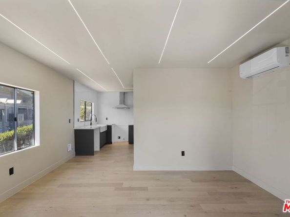 921 N Benton Way, Los Angeles CA 90026