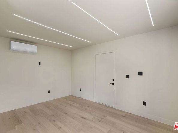 921 N Benton Way, Los Angeles CA 90026