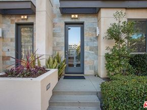 25 Delancy, Irvine CA 92612