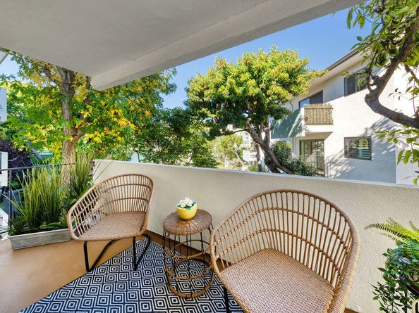 5000 S Centinela Avenue 214, Los Angeles CA 90066