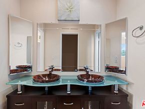 15137 Magnolia Boulevard A, Sherman Oaks CA 91403