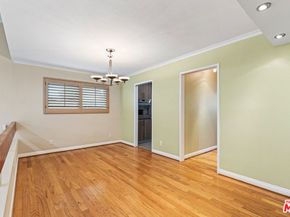 15137 Magnolia Boulevard A, Sherman Oaks CA 91403