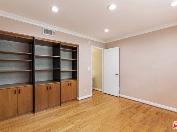 15137 Magnolia Boulevard A, Sherman Oaks CA 91403