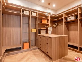 517 N Edinburgh Avenue, Los Angeles CA 90048