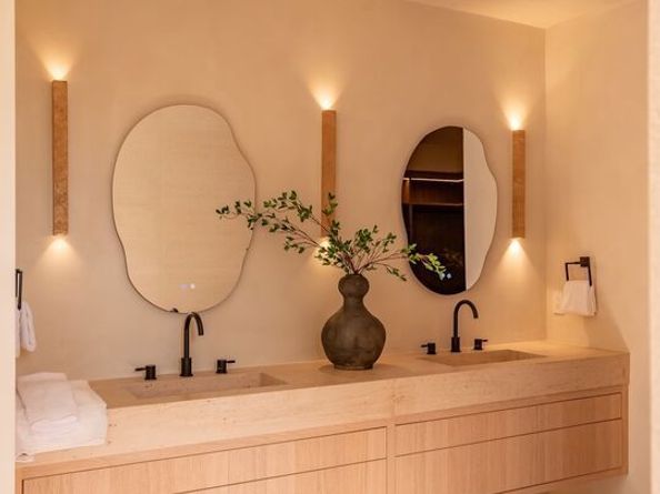 517 N Edinburgh Avenue, Los Angeles CA 90048