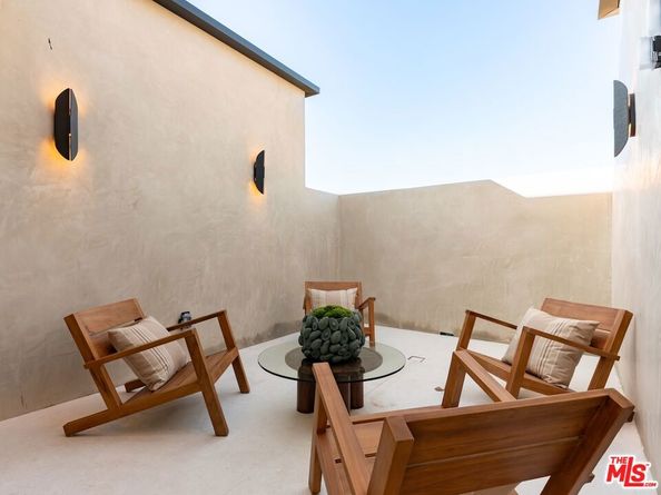 517 N Edinburgh Avenue, Los Angeles CA 90048