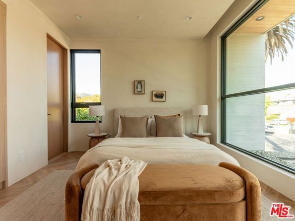 517 N Edinburgh Avenue, Los Angeles CA 90048