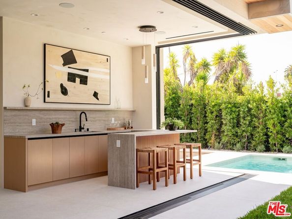 517 N Edinburgh Avenue, Los Angeles CA 90048