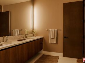 702 N Doheny Drive 302, West Hollywood CA 90069