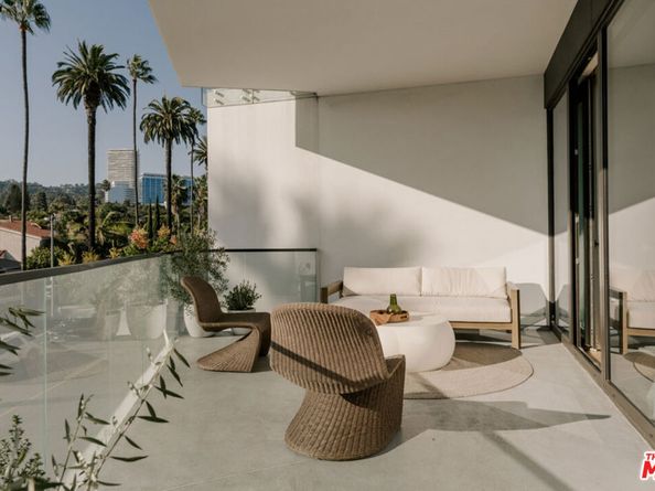 702 N Doheny Drive 302, West Hollywood CA 90069