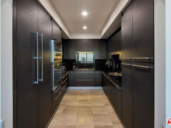 900 W Olympic Boulevard 49C, Los Angeles CA 90015