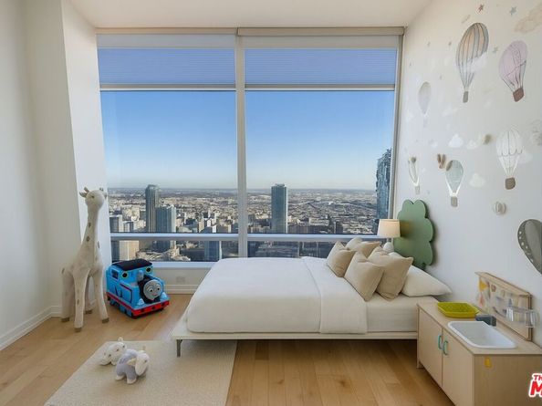 900 W Olympic Boulevard 49C, Los Angeles CA 90015