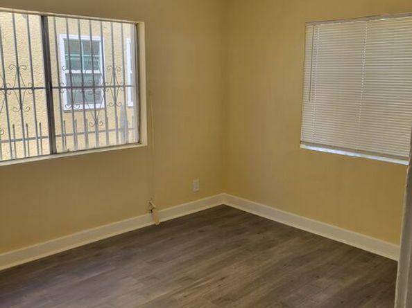 309 W 50th Street, Los Angeles CA 90037