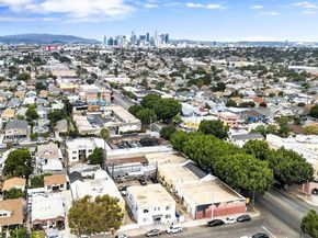 309 W 50th Street, Los Angeles CA 90037