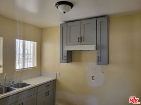 309 W 50th Street, Los Angeles CA 90037