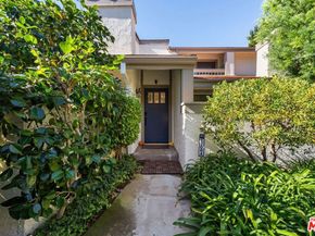17084 Palisades Circle, Pacific Palisades CA 90272