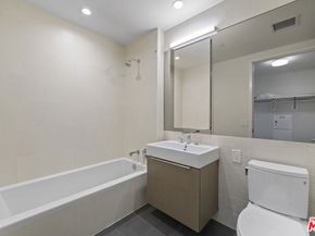 889 Francisco Street 1508, Los Angeles CA 90017