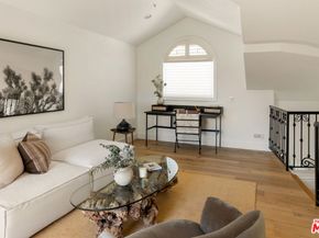 911 7th Street D, Santa Monica CA 90403