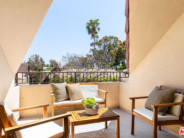 911 7th Street D, Santa Monica CA 90403