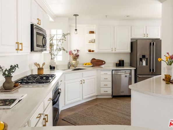 911 7th Street D, Santa Monica CA 90403